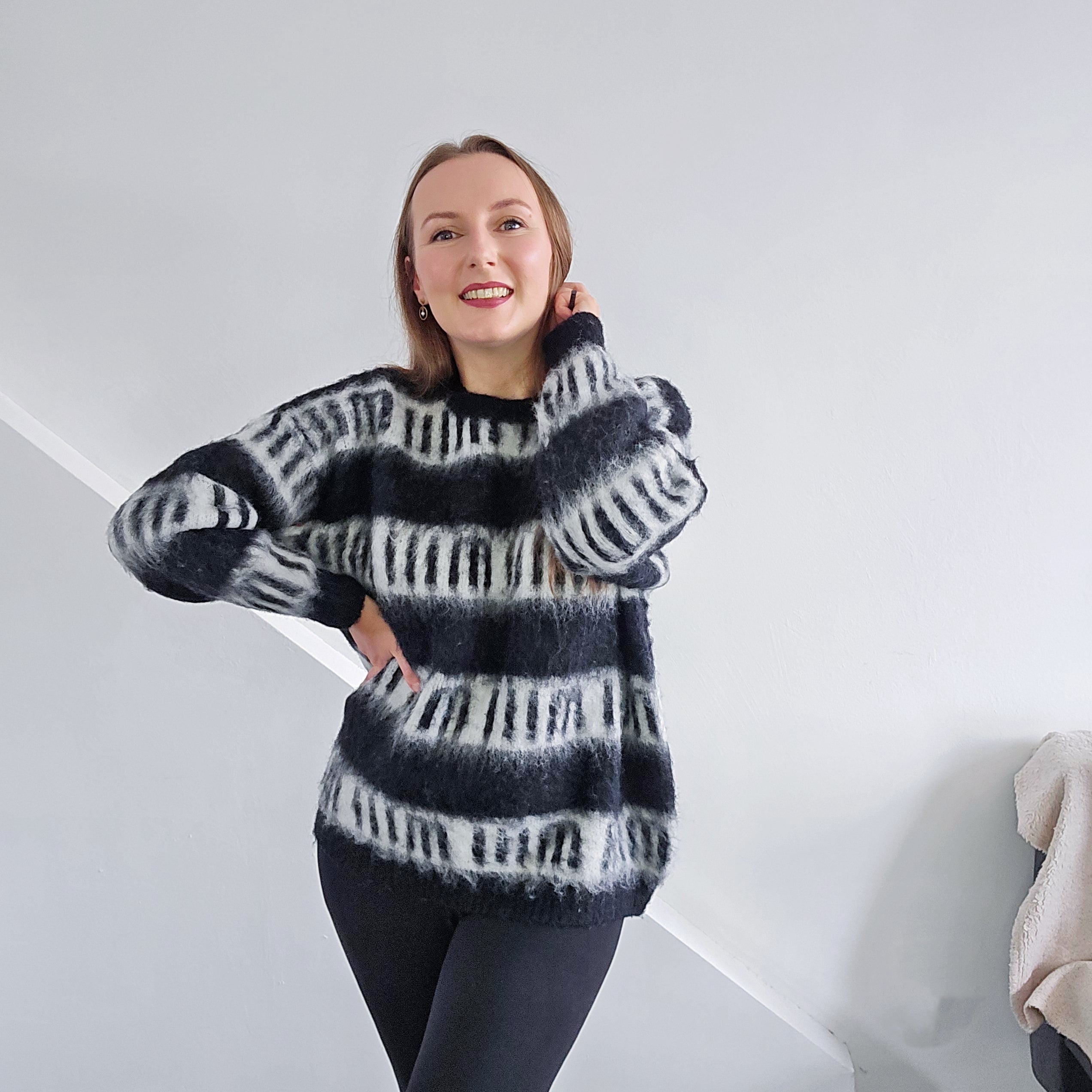 Sweter MIII - czarny